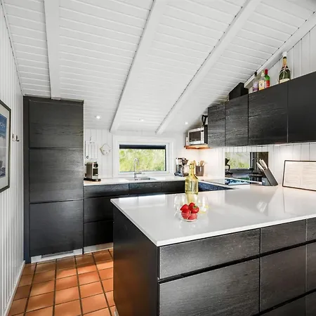 Emin - 700m From The Sea By Interhome *