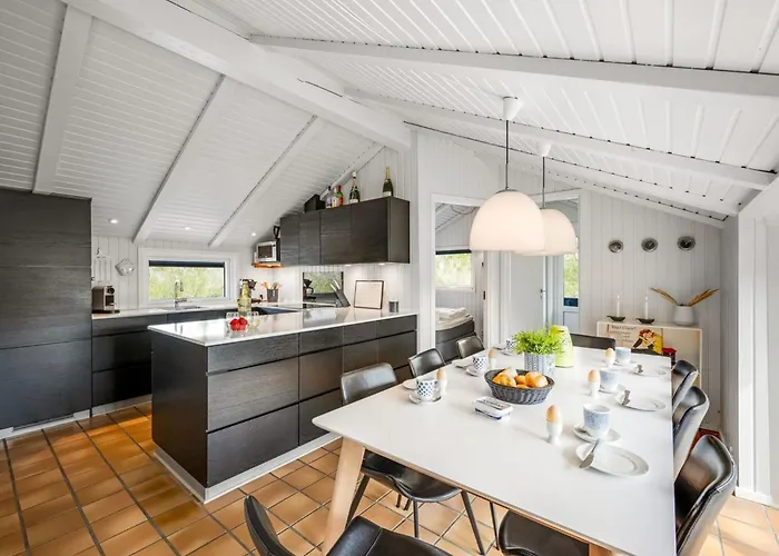 Semesterbostad Emin - 700m From The Sea By Interhome *